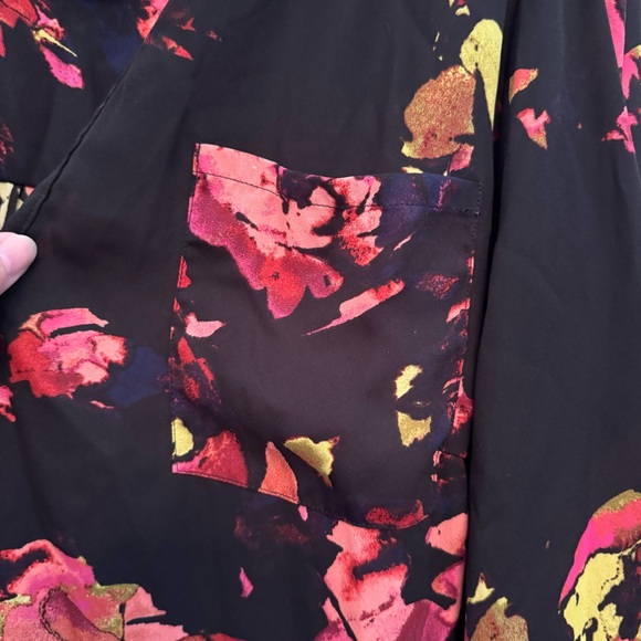 ✨ava & viv black & multicolor floral roll-up long sleeve blouse✨ - Picture 5 of 6